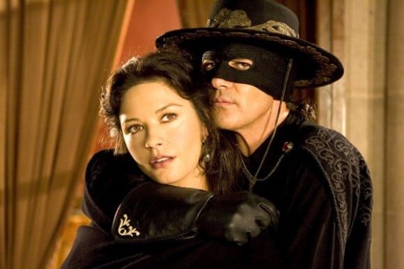 Catherine Zeta-Jones et Antonio Banderas dans La Légende de Zorro.