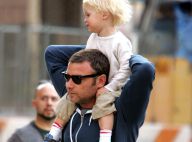 Liev Schreiber se promène avec sa petite tête blonde... qui joue les princes à New York !
