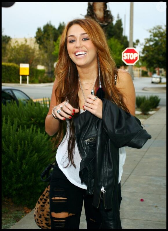 Miley Cyrus se rend dans un studio d'enregistrement de Santa Monica, pour travailler sur son prochain album, le mercredi 19 mai.