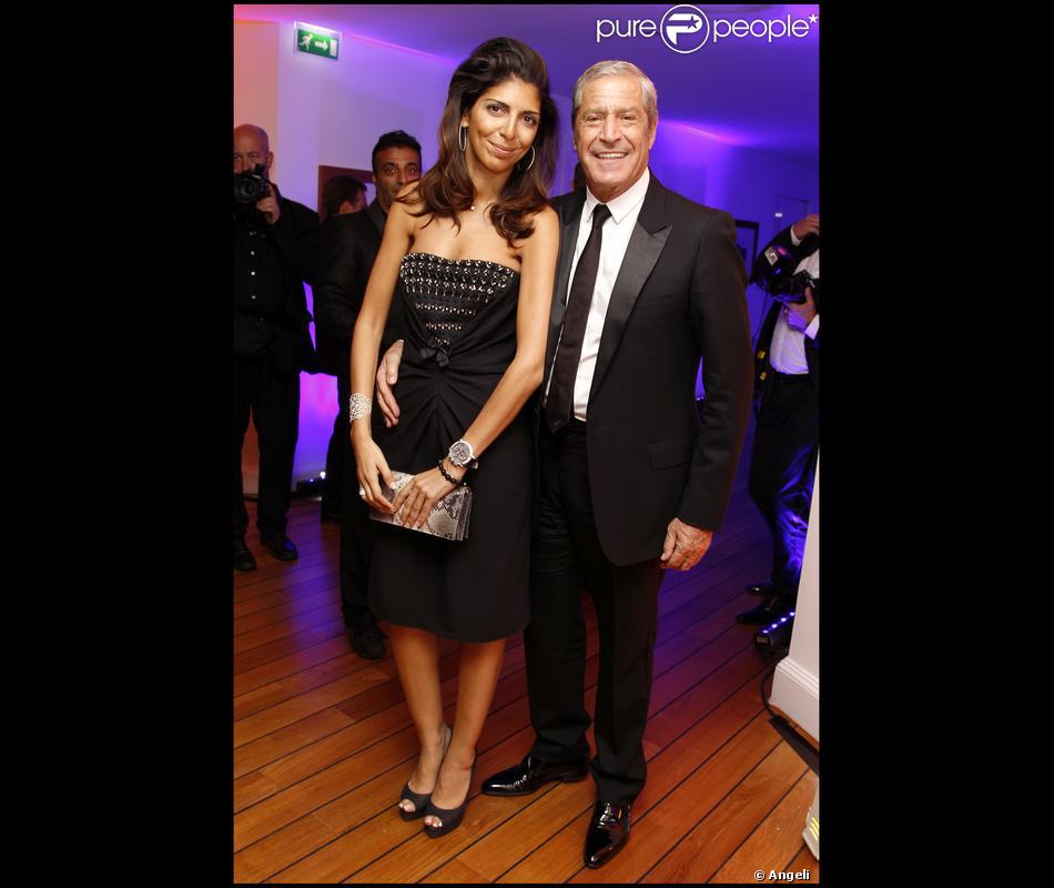 Jean Claude Darmon Et Sa Nouvelle Compagne Jean-claude Darmon et sa compagne Hoda Roche lors du dîner Dior au Cap
