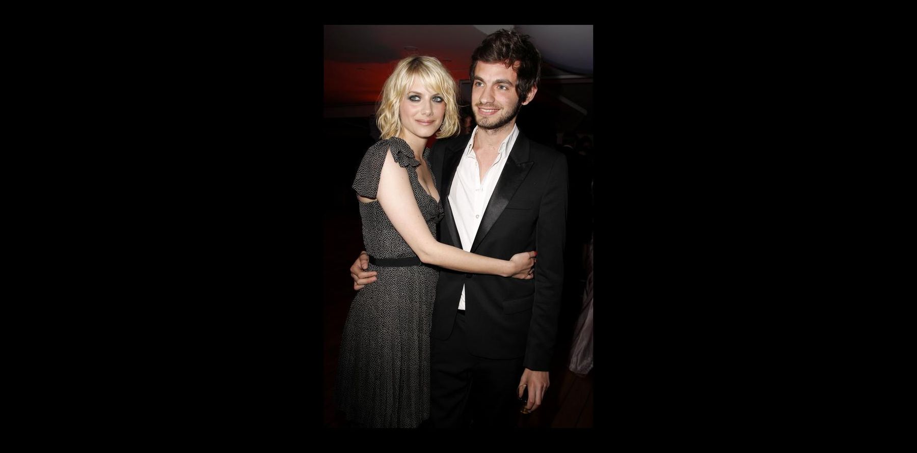 Cannes 2010 - Mélanie Laurent et son frère, Géraldine Pailhas et son chéri... De bien jolis ...