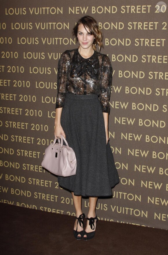 Alexa Chung à l'after-party de l'inauguration Louis Vuitton. Le 25 mai à Londres