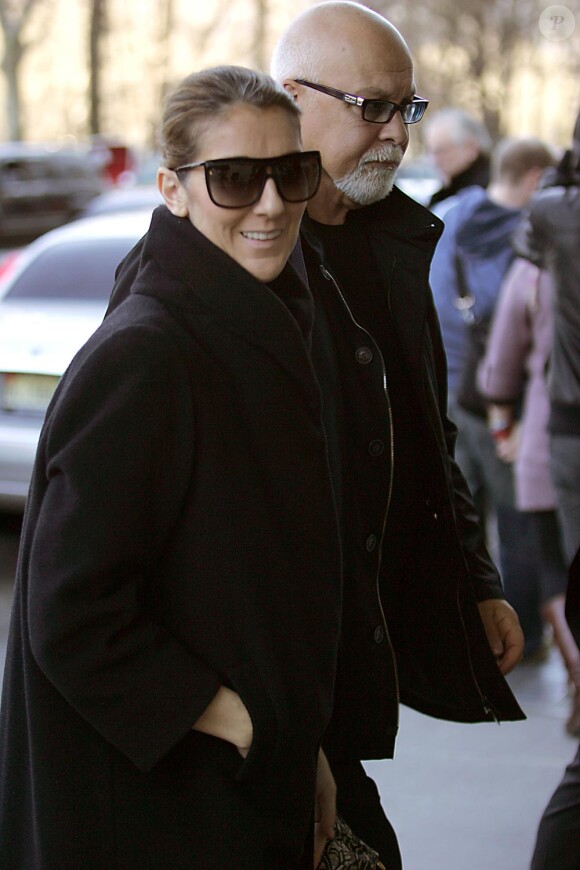 Celine Dion et son mari à New York en mars 2010. Elle était déjà enceinte...