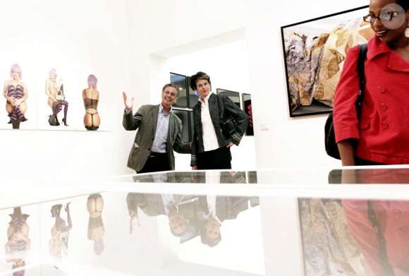 Vernissage de l'expoisiton d'Eric Neveu au musée Montparnasse à Paris, le 28 mai 2010 : Eric Neveu et Valériane Giscard d'Estaing
