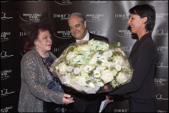 Régine fête les 40 ans du Jimmy'z et ses deux fois 40 ans ! Le 4 juin 2010, à Monte-Carlo. Ici avec le directeur général de la Société des Bains de Mer, monsieur Bernard Lambert.