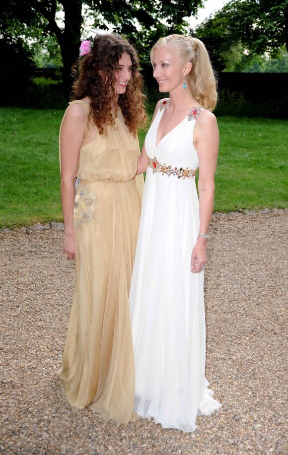 Joely Richardson et sa fille Daisy, à l'occasion du dîner de gala de la Raisa Gorbachev Foundation, au Stud House d'Hampton Court Palace, en Angleterre, le 5 juin 2010.