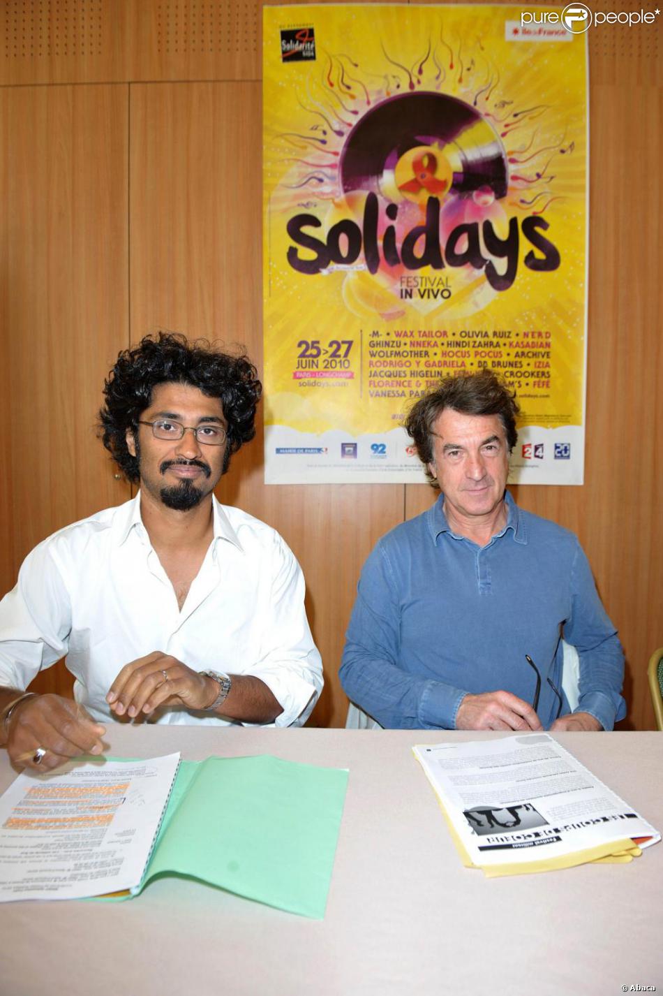 Sébastien Folin et François Cluzet à la conférence de presse du festival Solidays, le 7 juin 2010.