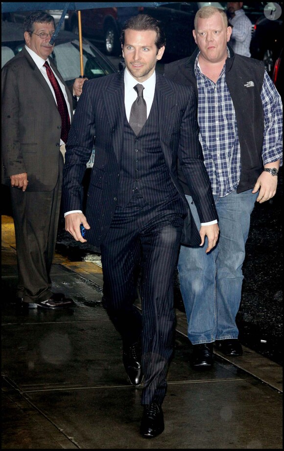 Bradley Cooper arrive au Late Shown à New York,  le 9 juin 2010