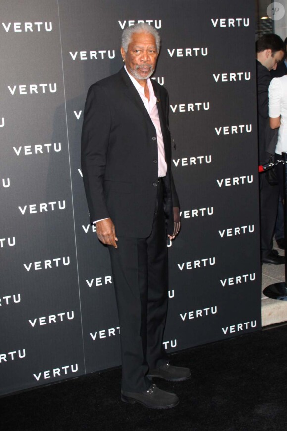Morgan Freeman à l'inauguration de la boutique Vertu à Los Angeles, le 9 juin 2010