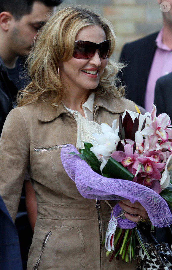 Madonna arrive à The New School (11 juin 2010, UK)