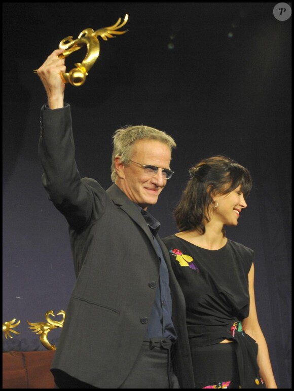 Christophe Lambert et Sophie Marceau amoureux comme jamais au Festival du film romantique de Cabourg le 12 juin 2010.