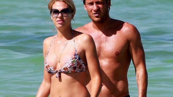 Francesco Totti : Pendant que l'Italie joue le Mondial, il passe des jours tranquilles avec sa sublime femme !