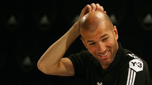 Les Bleus pour "l'honneur" : Bachelot fait pleurer les joueurs, Domenech n'a plus confiance, et Zidane s'emballe !