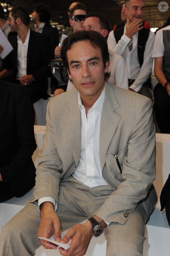 Anthony Delon lors du défilé Dior à Paris le 26 juin 2010 pour le prêt-à-porter 2010-2011
