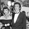 Raquel Welch arrive à la soirée des Oscars en 1982, avec son 3ème mari, André Weinfeld