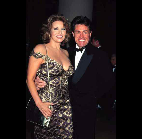 Au Gala "Carrousel of Hope", en octobre 1998, Raquel Welch et Richard Palmer, qu'elle épousera l'année suivante
