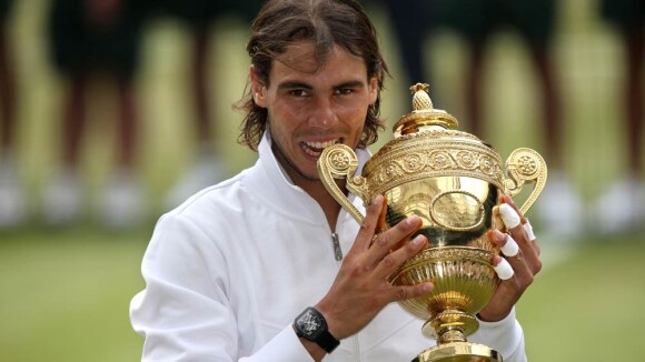 Regardez Rafael Nadal s'imposer encore à Wimbledon et conforter sa place de numéro 1 mondial !