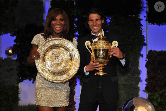 Rafael Nadal et Serena Williams, vainqueurs de Wimbledon 2010, ici lors du dîner de clôture du tournoi, le 4 juillet 2010, à Londres.
