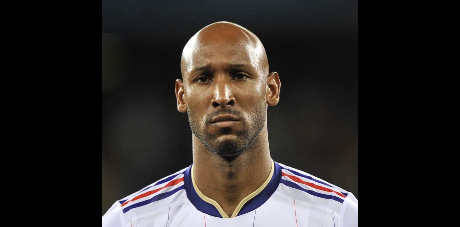 Nicolas Anelka Foot 2 Rue Nicolas Anelka : Découvrez comment le héros modèle a tout foutu en l'air...  avec un timing imparable ! - Purepeople