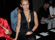 Quand la sexy Lorie, avec son look de garçonne, fait sa première sortie en célibataire, au milieu de familles stars !