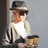 Alors que son album vient de recevoir le titre de Meilleur album pop de l'année par le magazine Billboard, Christina Aguilera s'offre un café à Los Angeles, mardi 6 juillet.