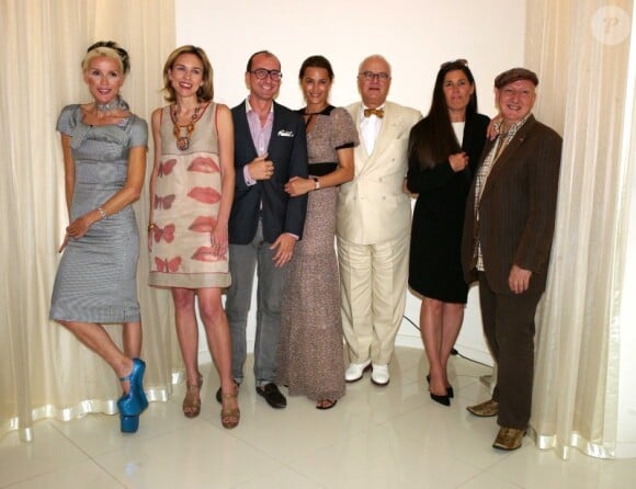 Les membres du jury de la Dorchester Collection Fashion Competition au Dorchester Hotel, le 12 juillet 2010