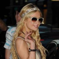 Paris Hilton : Où qu'elle soit, il faut qu'elle joue la star !