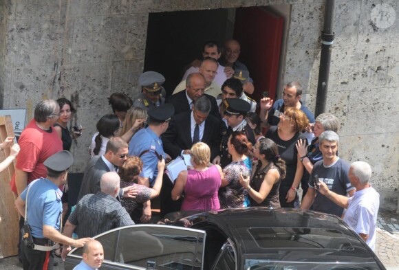 George Clooney à Milan le 16 juillet 2010 afin d'assister à une audience concernant son usurpation d'identité.