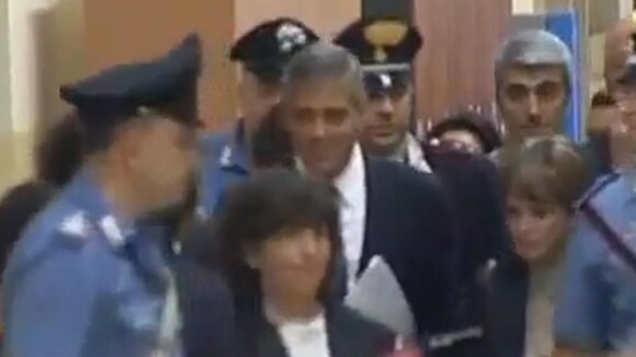 George Clooney : Regardez-le, il a créé la panique au tribunal !