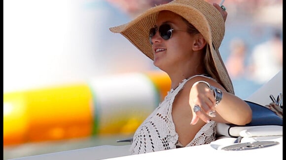 Kate Hudson : En célibataire sur la plage de Saint-Tropez, un look soigné mais... un gros défaut !
