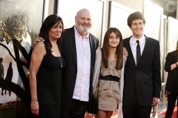 Rob Reiner en famille, à l'occasion de l'avant-première de Flipped, qui s'est tenue au Cinerama Drome de Los Angeles, le 26 juillet 2010.