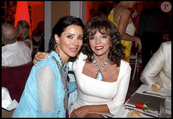 Joan Collins et sa nièce Angela lors de la soirée Monica Baccardi à l'Hôtel Byblos à Saint-Tropez le 27 juillet 2010