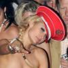 Paris Hilton est une jet-setteuse avant tout : fidèle à sa réputation, elle s'est rendue au VIP Room pour se déhancher.