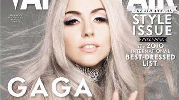 Lady Gaga : Regardez l'icône mode martyriser un pauvre chaton !