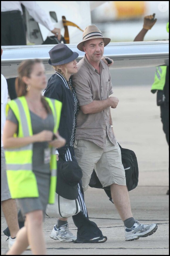 Madonna arrive à Paris, le 30 juillet 2010