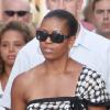 Michelle Obama et sa fille Sasha, accompagnées d'amis et d'une foule de gardes du corps, se promènent à Malaga le 4 août 2010