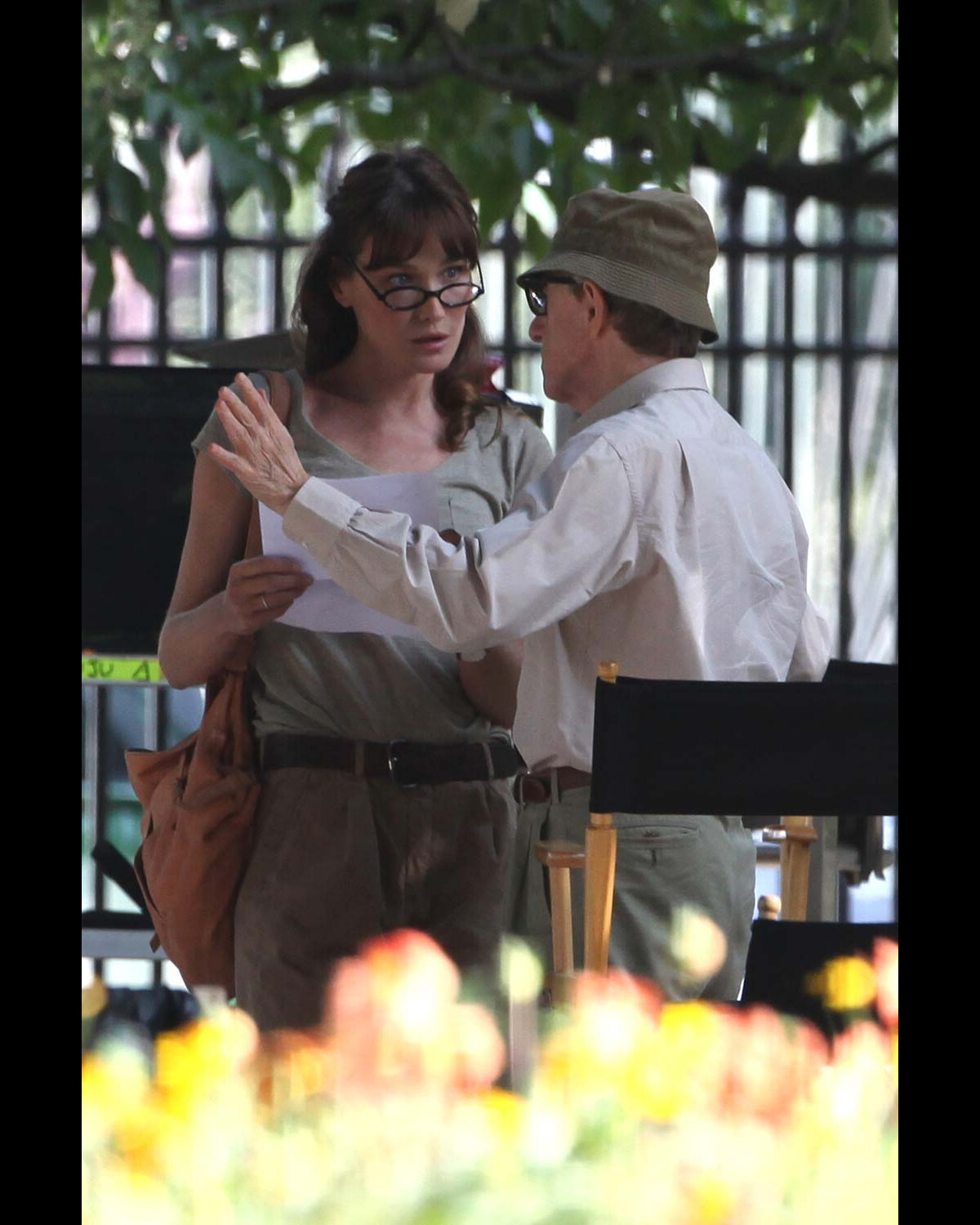 Photo : Carla Bruni sur le tournage de Midnight at Paris de Woody Allen ...