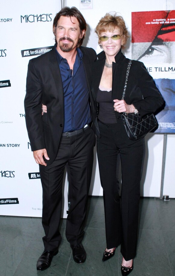Josh Brolin et Jane Fonda à la première de The Tillman Story, à New York. 9/08/2010