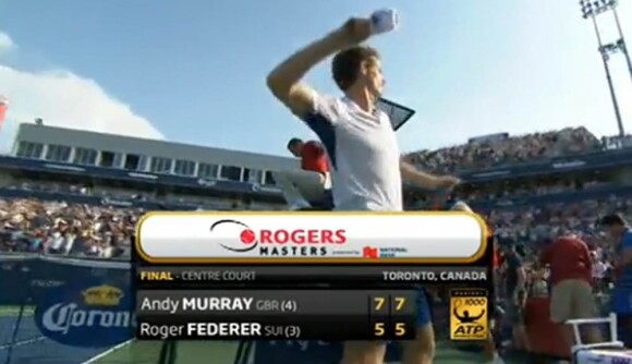 Le 15 août 2010, Andy Murray a remporté à Toronto la Rogers Cup, aux dépens de Roger Federer. Mais le Suisse a un lot de consolation : il remonte au 2e rang mondial.