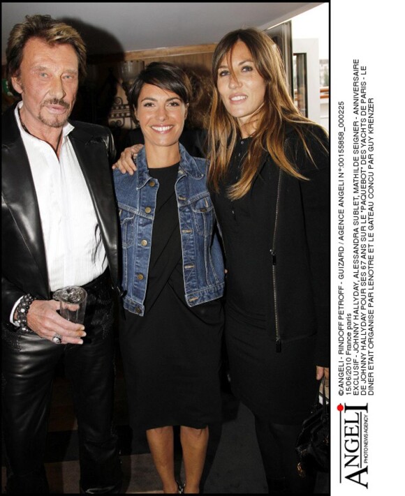 Alessandra Sublet avec Johnny et Mathilde Seigner à l'anniversaire du rocker le 15 juin 2010