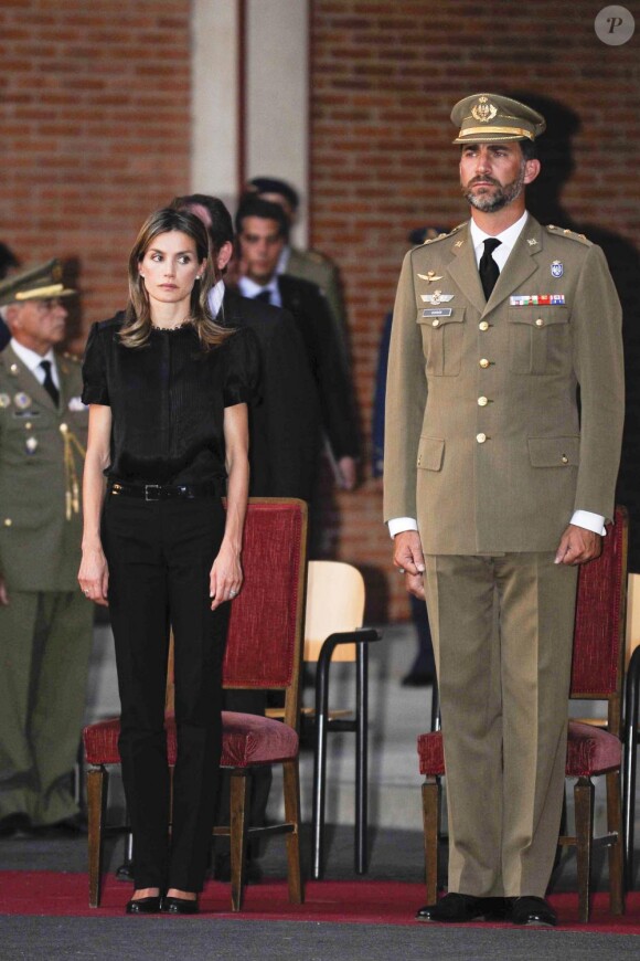 Letizia et Felipe d'Espagne aux obsèques du capitaine José Maria Galera  Cordoba et du sous-lieutenant Abraham Leoncio Bravo Picallo. Logrono, le  26 août 2010