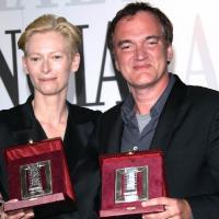 Tilda Swinton et Quentin Tarantino : Les deux premières stars récompensées à la Mostra !