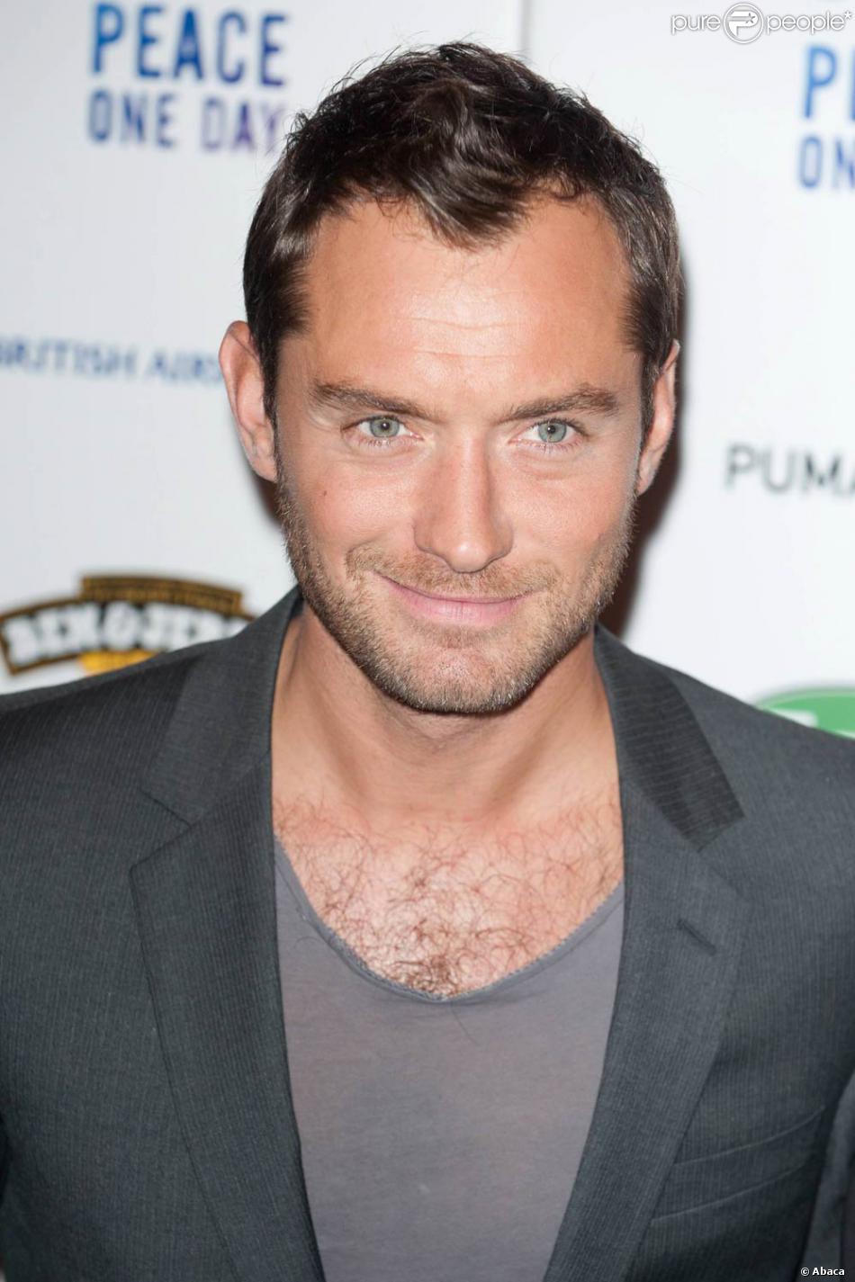Jude Law à l'occasion du grand concert organisé par l'association Peace ...