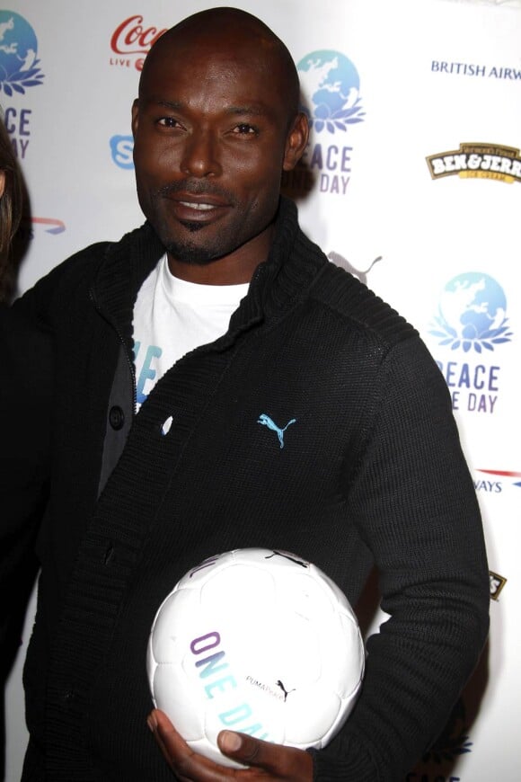 Jimmy Jean-Louis à l'occasion du grand concert Peace One Day organisé au Zénith de Paris, le 17 septembre 2010.