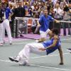 Gaël Monfils célèbre comme il se doit sa victoire en Coupe Davis qui lui ouvre les portes de la finale le 18 septembre 2010