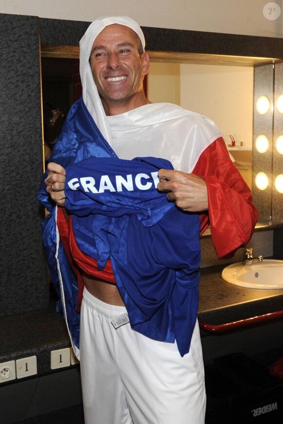 Guy Forget, capitaine de l'équipe de France de tennis après la victoire en Coupe Davis qui lui ouvre les portes de la finale le 18 septembre 2010