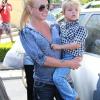 Britney Spears est de sortie avec le cadet de ses fils, Jayden James (4 ans), à Los Angeles, entourée de garde du corps et nounou, vendredi 10 septembre.