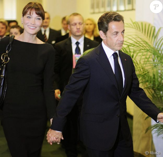 Carla Bruni et Nicolas Sarkozy lors d'une rencontre privée au quartier général de l'ONU à New York avec la chancelière allemande le 20 septembre 2010