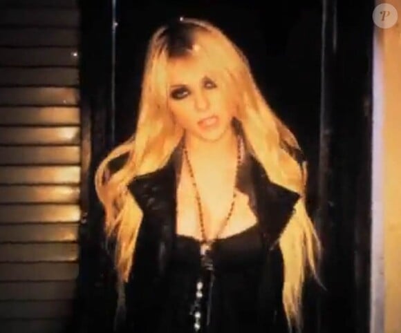 Taylor Momsen dans le nouveau clip des Pretty Reckless : "Make Me Wanna Die"