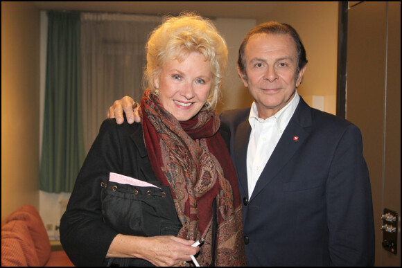 Roland Giraud et sa femme Maike Janssen à l'émission Le Plus Grand Cabaret du Monde diffusée le 16 octobre 2010 sur France 2.